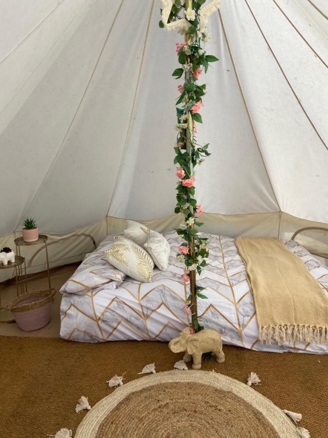 Country Bumpkins Luxury Glamping Hotel Wellingore Exterior photo