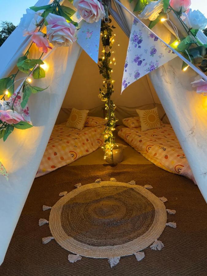 Country Bumpkins Luxury Glamping Hotel Wellingore Exterior photo