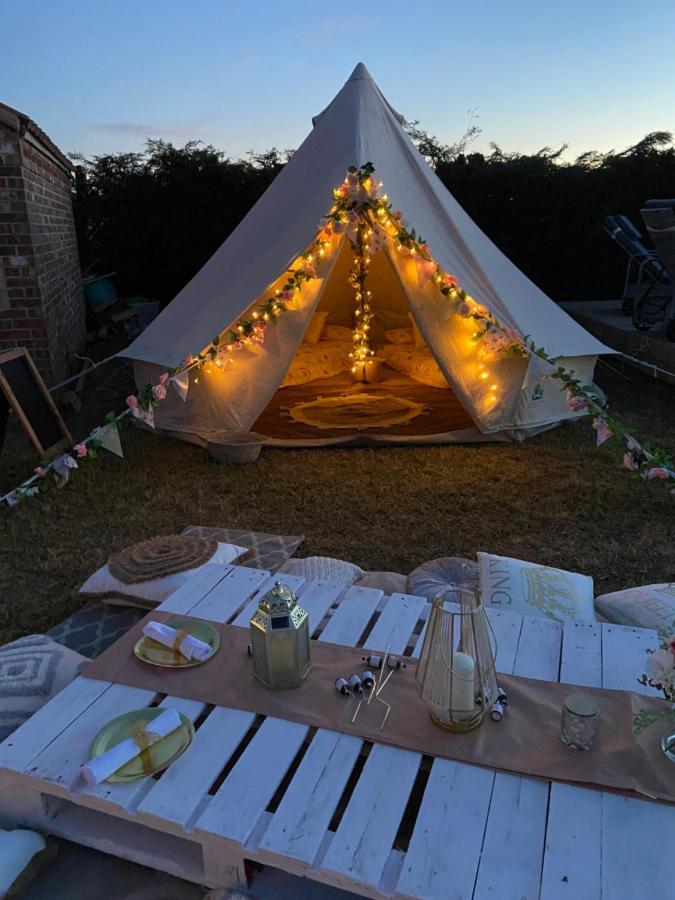 Country Bumpkins Luxury Glamping Hotel Wellingore Exterior photo