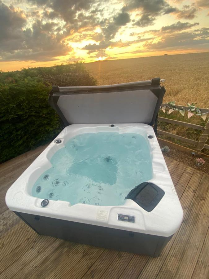 Country Bumpkins Luxury Glamping Hotel Wellingore Exterior photo