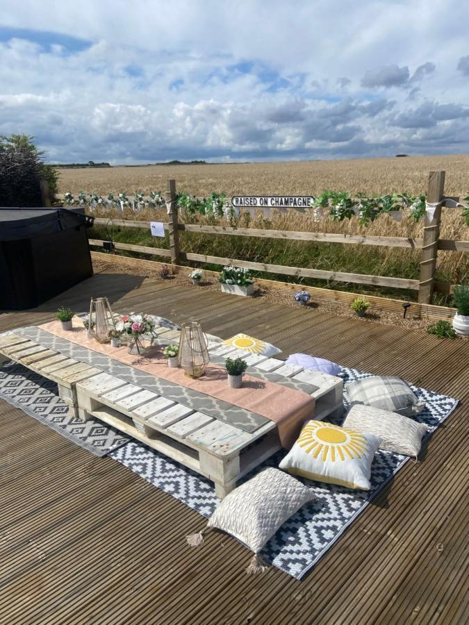 Country Bumpkins Luxury Glamping Hotel Wellingore Exterior photo